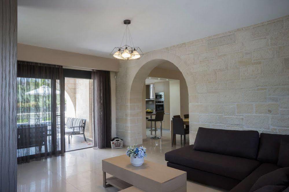Villa-Azalea Almirida Esterno foto